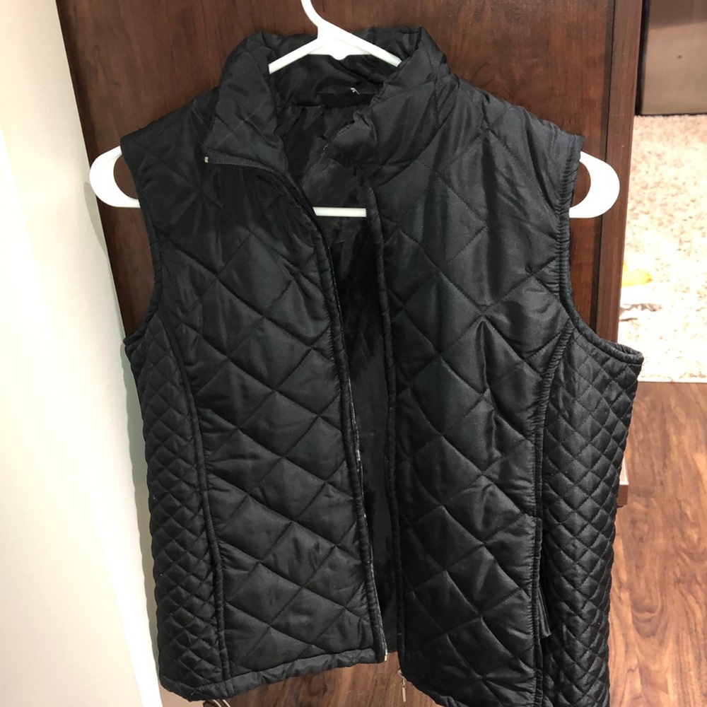 Jane Ashley Cozy black vest